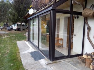 veranda-parking-gite